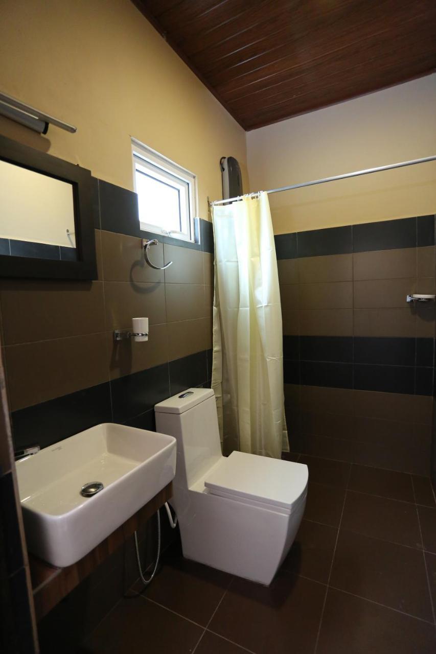 Edwin'S Airport Stay Dalupotha Екстер'єр фото